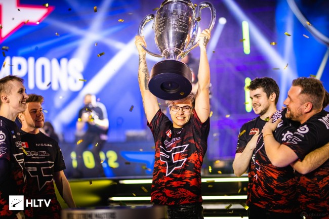 LPL春季赛今日首发名单 ：Xiaohu大战Maple