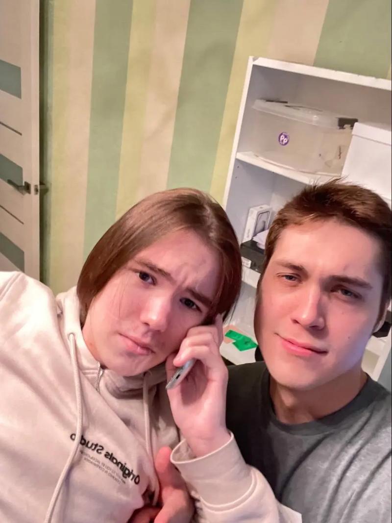 这是Quesanti！ TheShy 坚持住1v3 JIEJIE 刺穿 Ninjas in Pyjamas Invictus Gaming 赢得了第一局