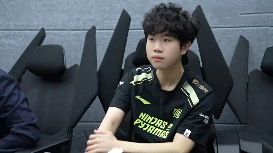 knight泽丽狂暴杀戮 Elk百步穿杨 BLG十六分钟领先一万拿赛点